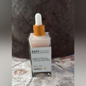 TRULY Body Sculpt Perfecting Body Serum - Cream and Gold